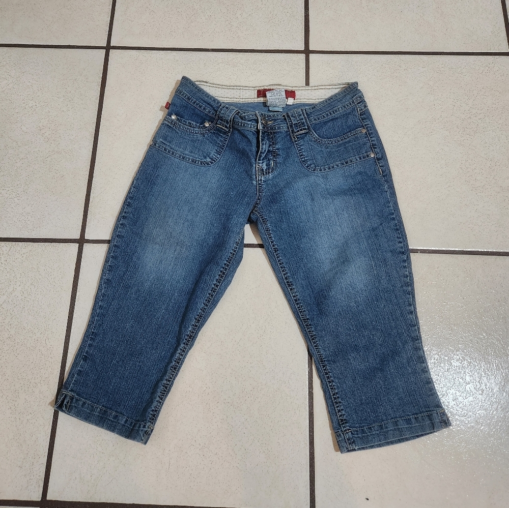 YMI Capri Pants Size 9